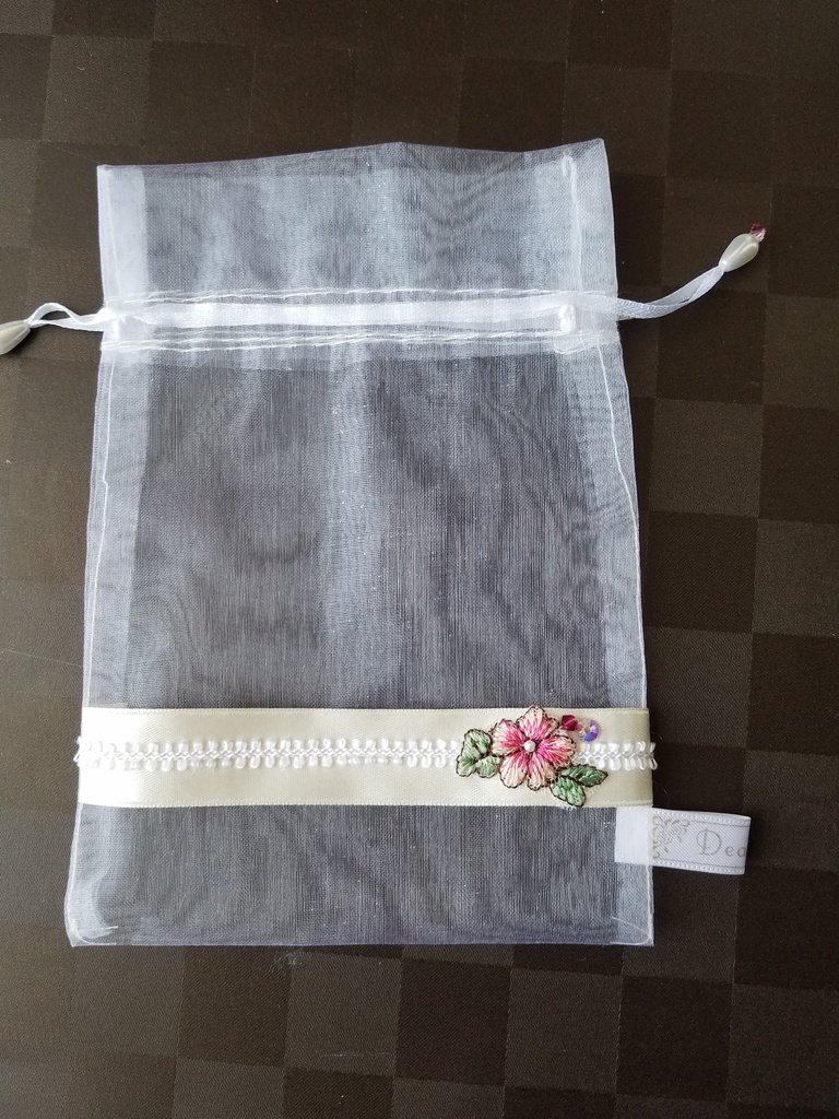 レトロなお花刺繍　②シルクの小さなリボン装飾　ランジェリーセット＋専用収納袋