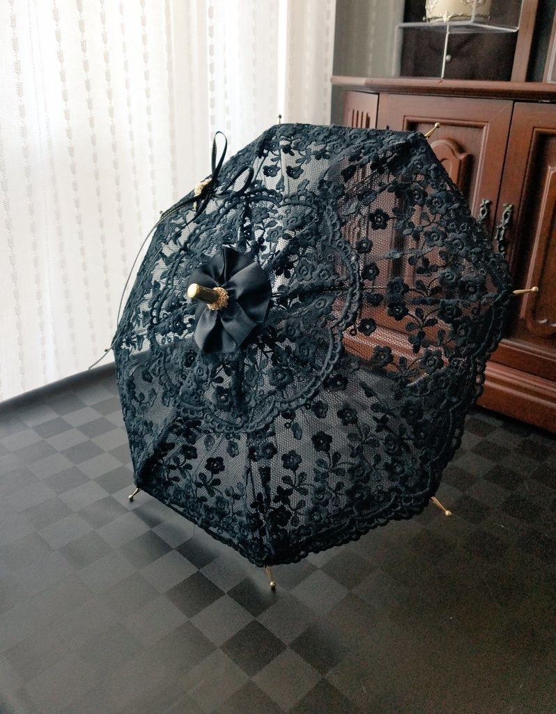 E:黒レース花刺繍　天使のボタン　＋収納袋付き