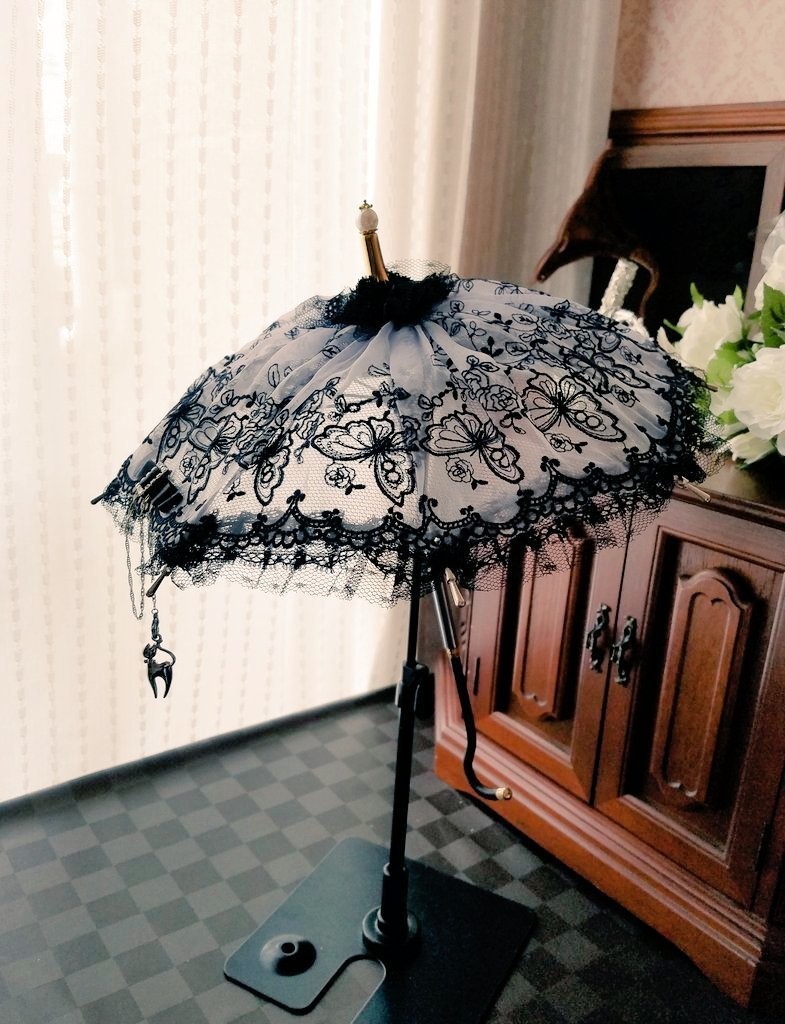 猫の日　蝶と薔薇の刺繍レース　猫チャーム付き