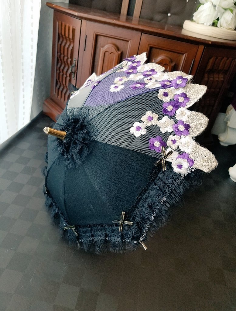 黒シルクベース　紫刺繍レース　