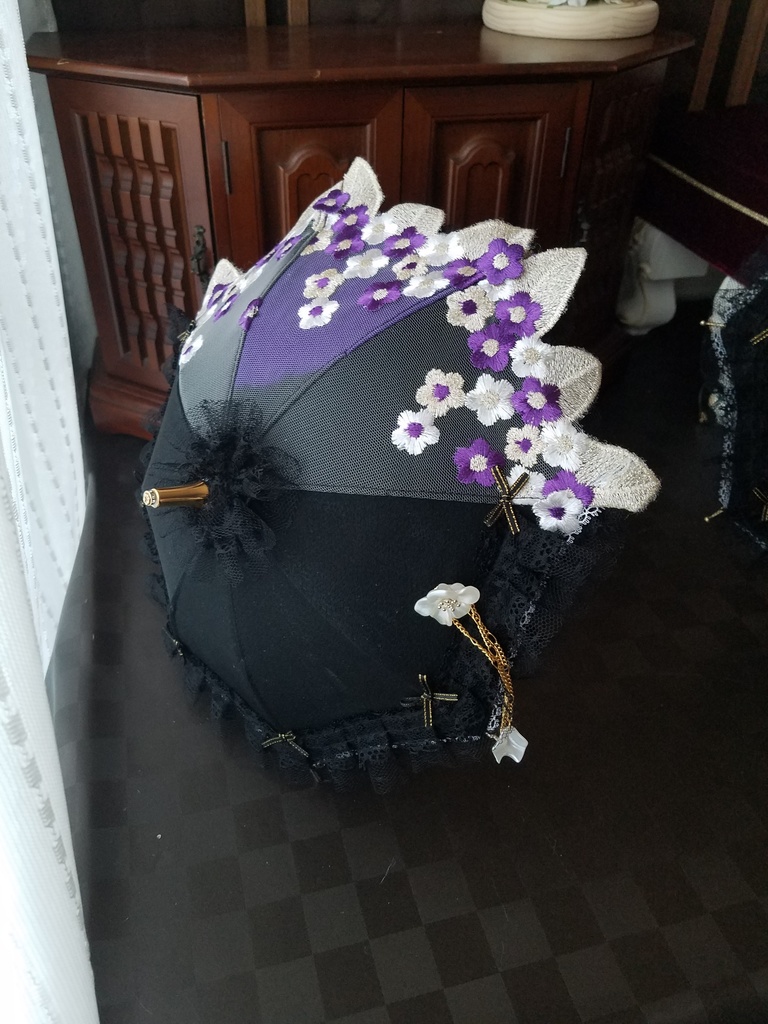 黒シルクベース　紫刺繍レース　