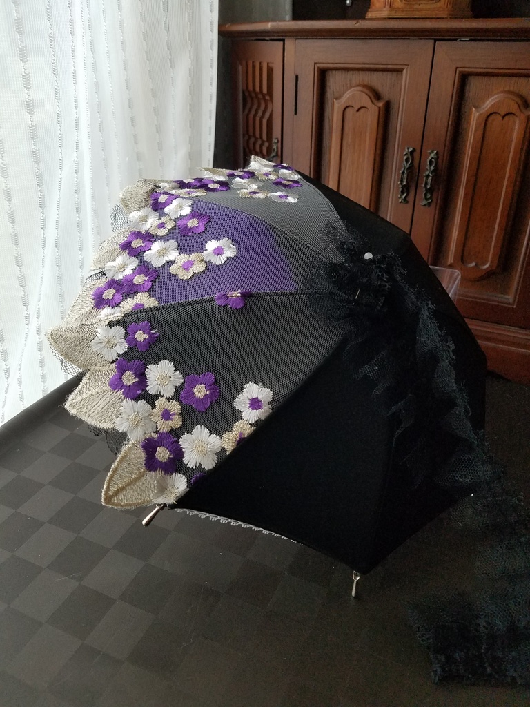 黒シルクベース　紫刺繍レース　