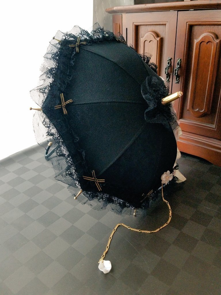 黒シルクベース　薄ピンク刺繍チュールレース　