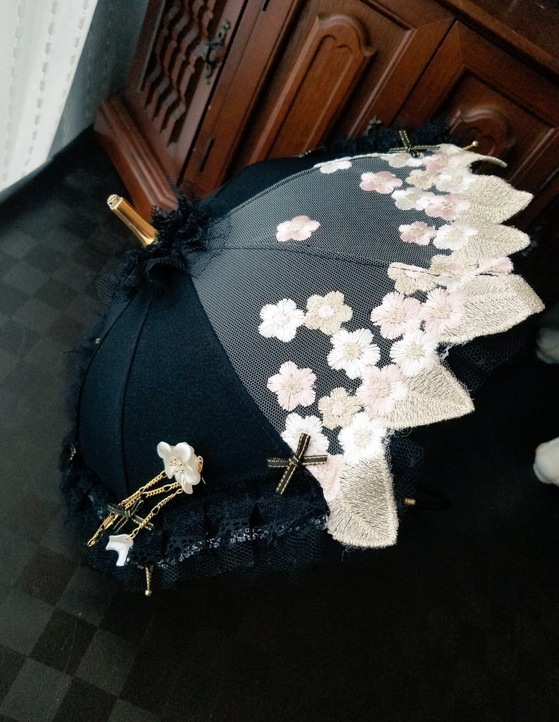黒シルクベース　薄ピンク刺繍チュールレース　