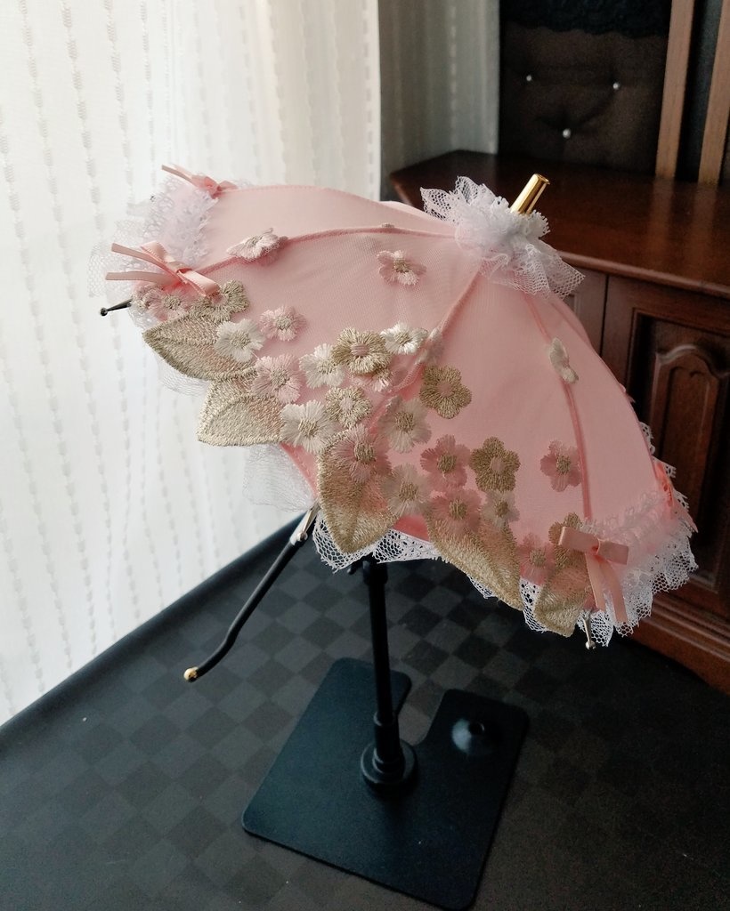 ピンクシルクベース　薄ピンク刺繍レース　
