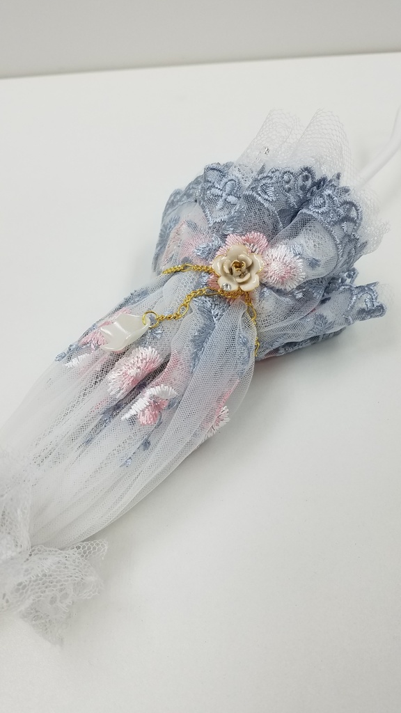 クラシカルな縁模様　薄ピンクのパラソル　薔薇のチャーム付き