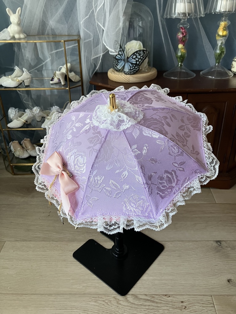 Ｉ：ライトパープル薔薇模様ピンクフリル＋リボンコサージュピン仕立て　収納袋付き