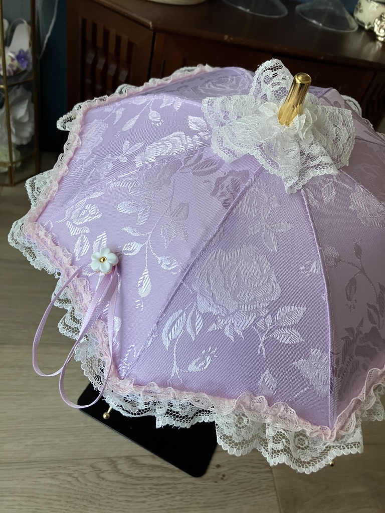 ｋ：ライトパープル薔薇模様　白ボタン＋紫リボン