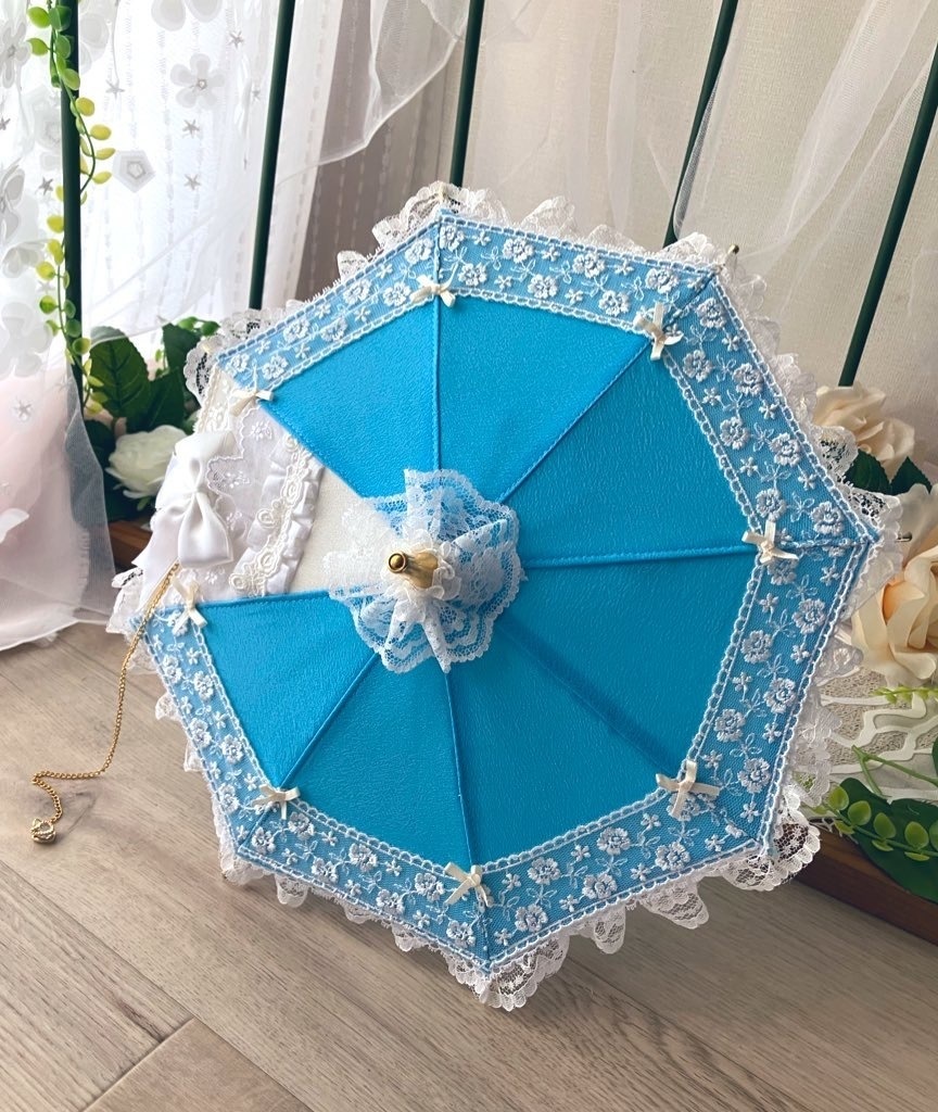 水色のパラソル　エプロンドレス風