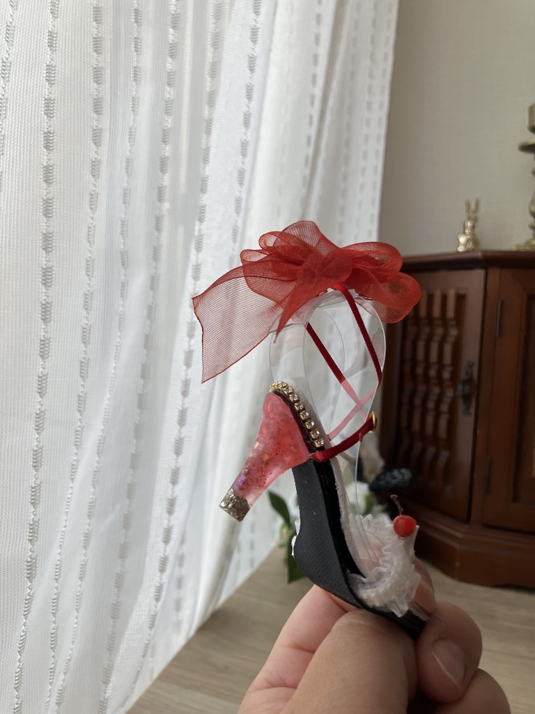 クリームソーダ　赤　ドール用のサンダルです。