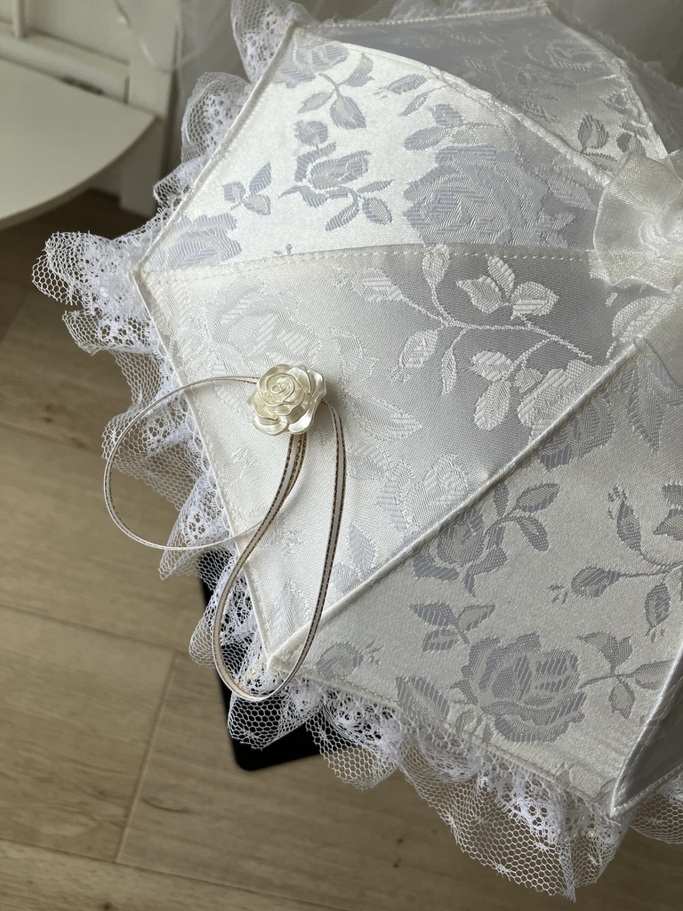 白薔薇のパラソル　一面のみフリルレース