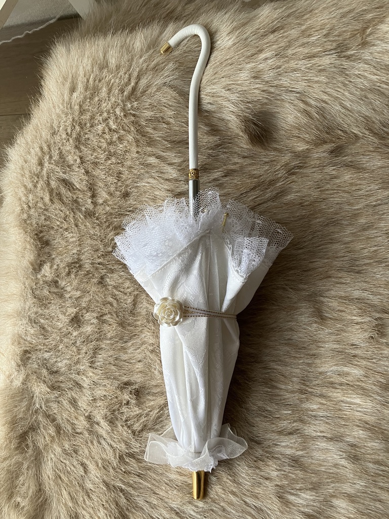白薔薇のパラソル　一面のみフリルレース