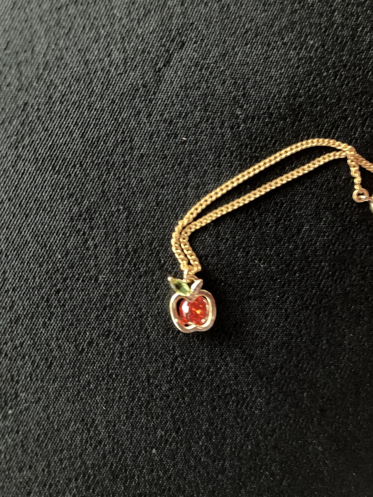 リンゴペンダント　キラキラリンゴ🍎