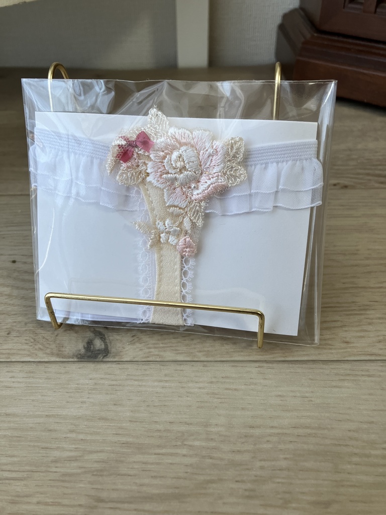 ショーツ　単品　白ベースの薔薇刺繍