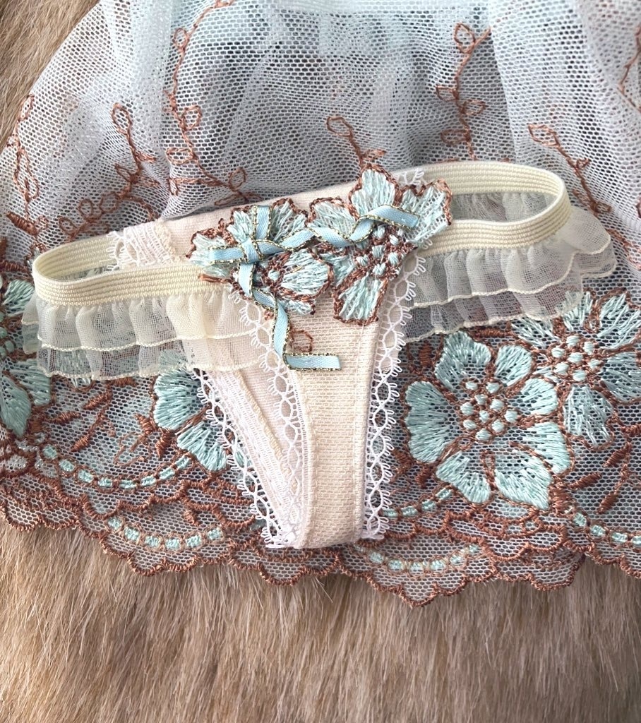 推奨サイズ：DD（M胸）SD13からSD16 　SDgr　スリップドレス　水色花刺繍