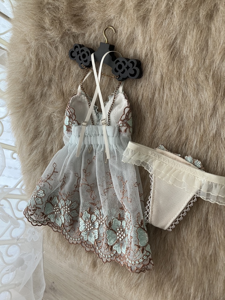 推奨サイズ：DD（M胸）SD13からSD16 　SDgr　スリップドレス　水色花刺繍