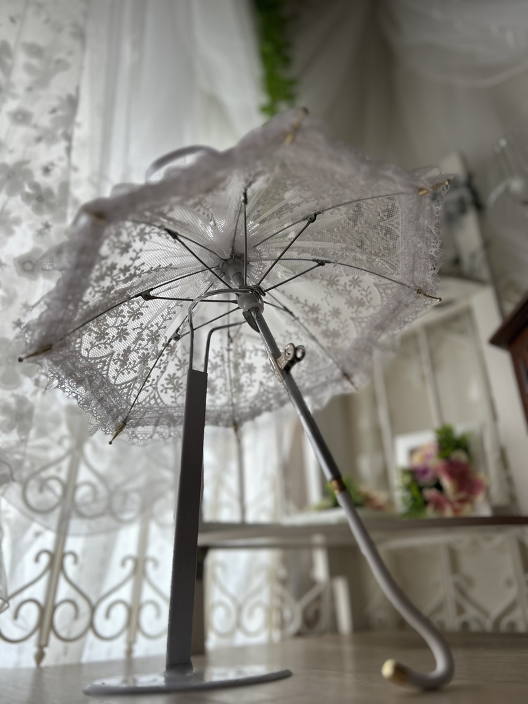 小花のパラソル　花と枝が伸びるようなレース　裾は花柄のレース