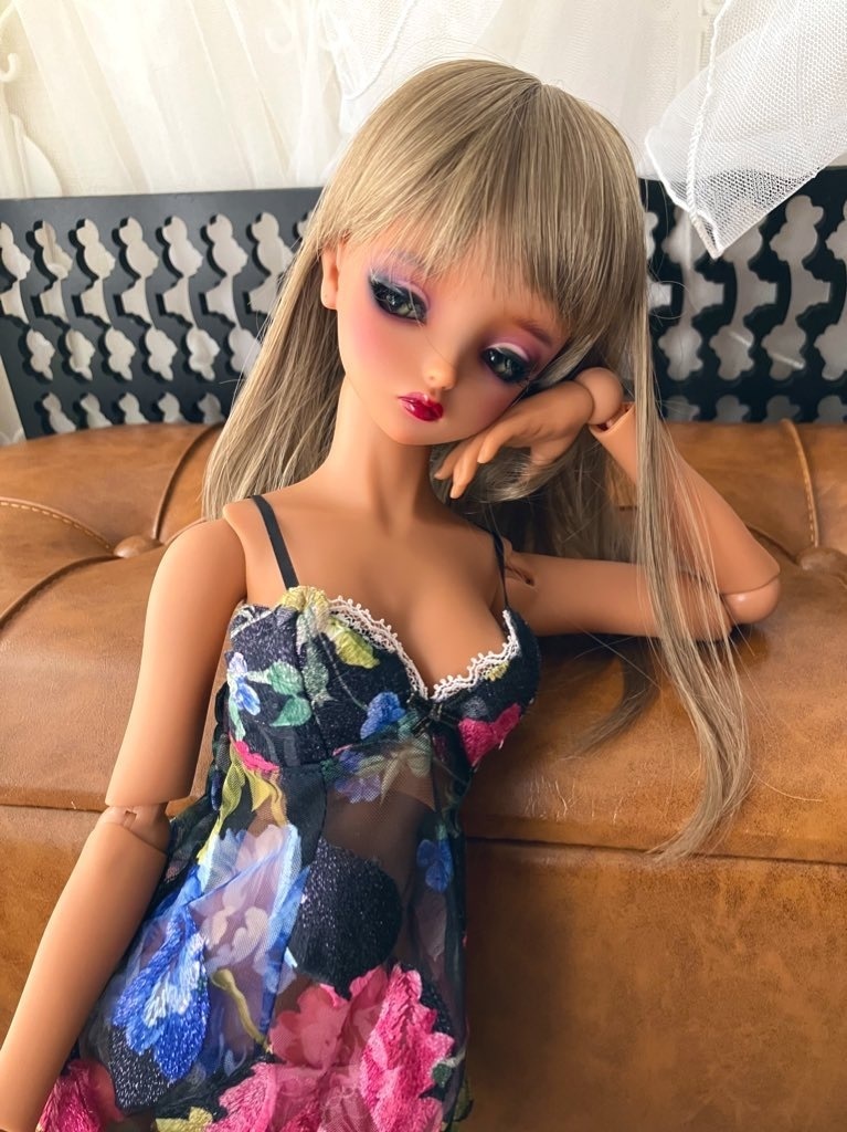 黒ベースカラフルな花柄　スリップドレス　DD M胸推奨　フリーサイズ　