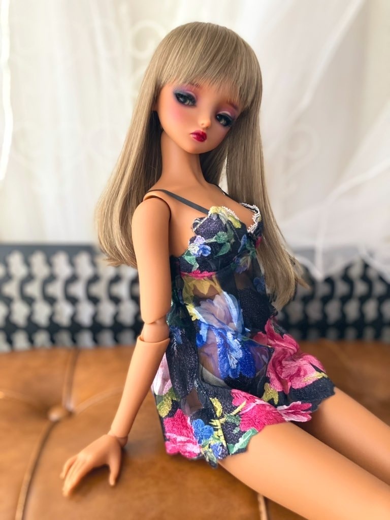 黒ベースカラフルな花柄　スリップドレス　DD M胸推奨　フリーサイズ　