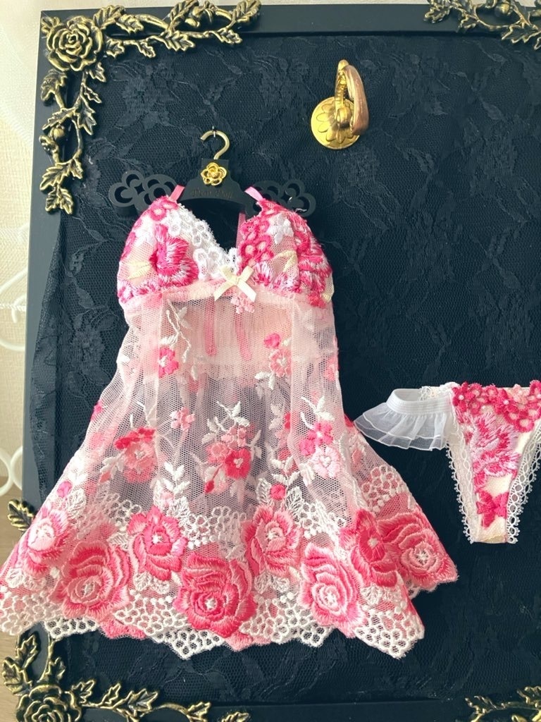 ピンクベース　薔薇刺繍レース　スリップドレス　DD M胸推奨　フリーサイズ　