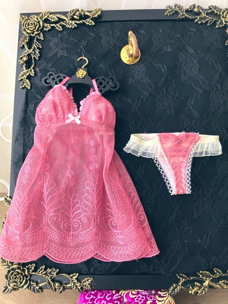 ピンクベース銀糸織り込み　きらきら光るレース仕様　スリップドレス　DD M胸推奨　フリーサイズ　　