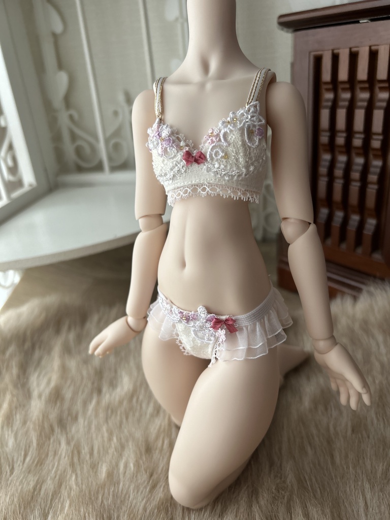 MDD　ランジェリーセット　白の小花ブレード　S/M胸用
