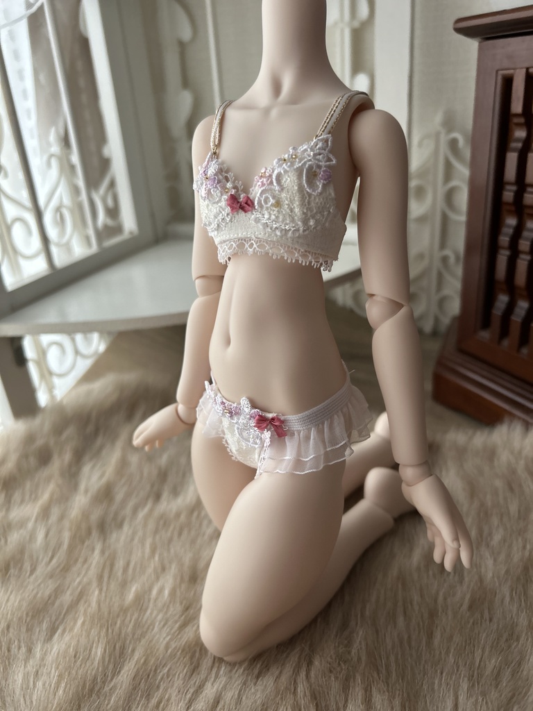MDD　ランジェリーセット　白の小花ブレード　S/M胸用