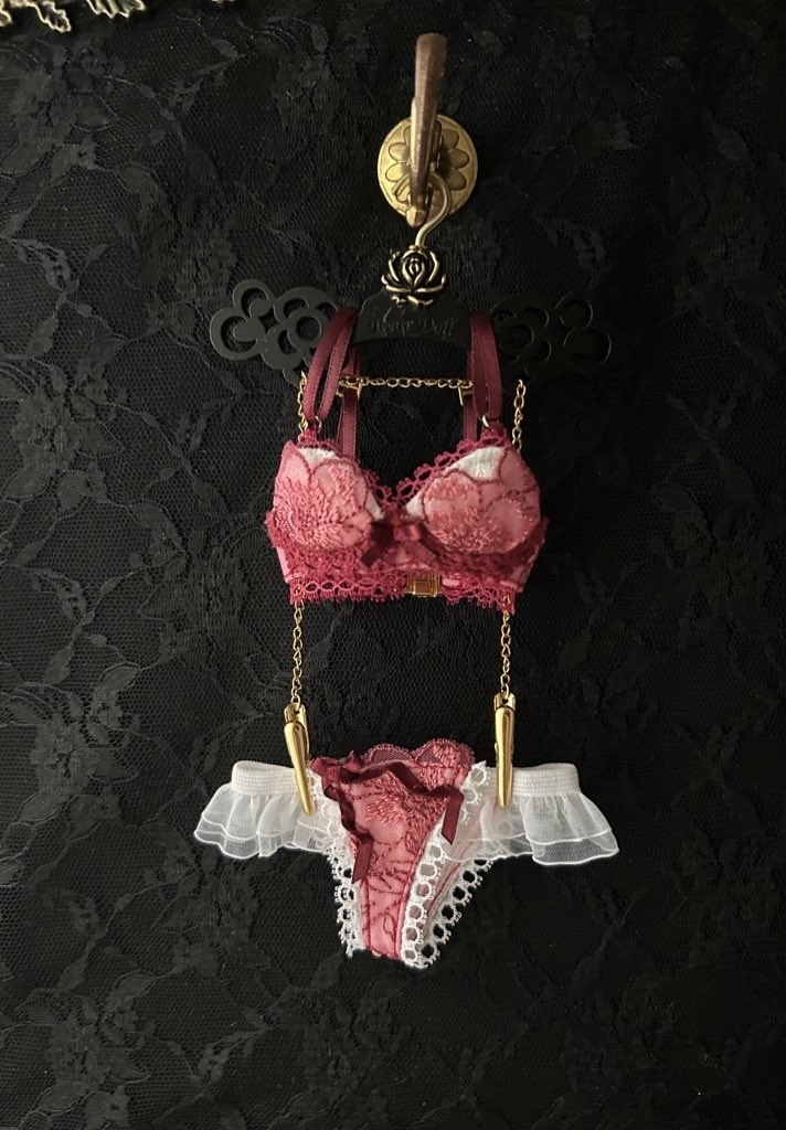 MDD  赤のランジェリーセット　