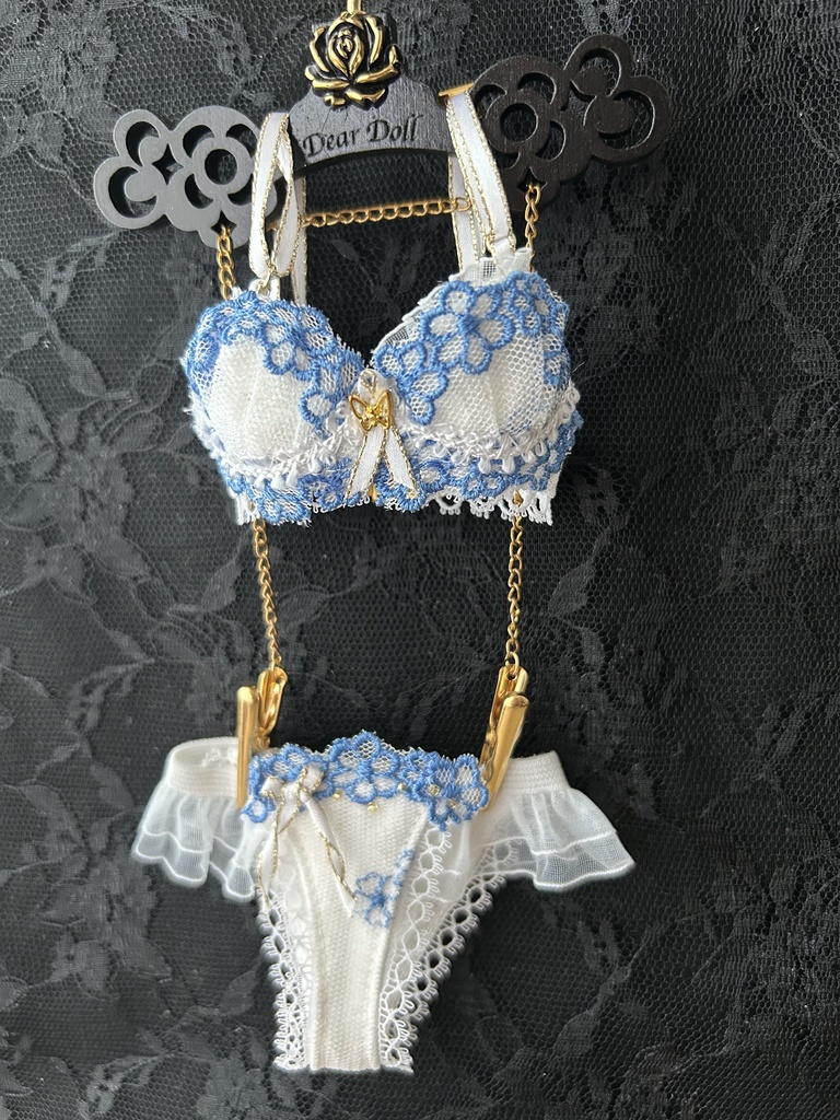 MDD　S胸・M胸　ランジェリーセット　白ベース青い小花＋蝶のチャーム