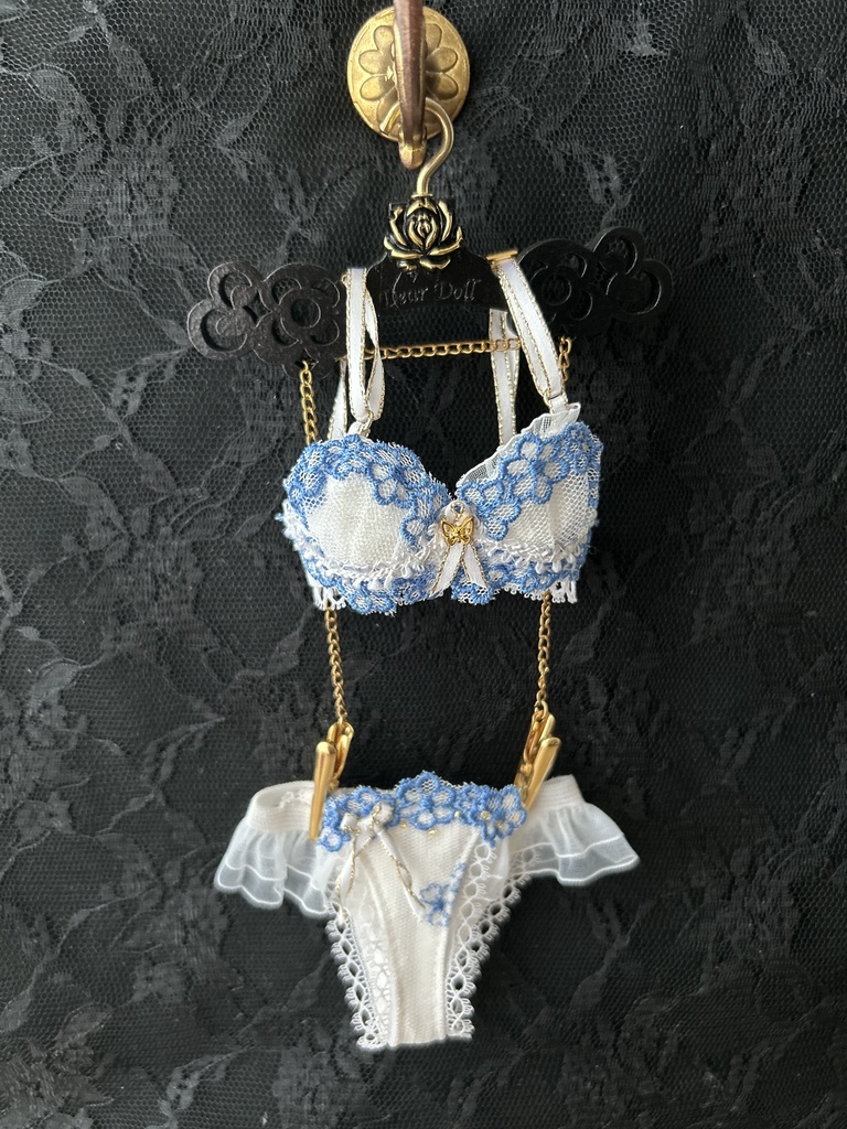MDD　S胸・M胸　ランジェリーセット　白ベース青い小花＋蝶のチャーム