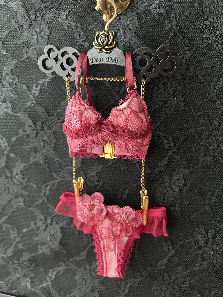  MDD　S胸・M胸　ランジェリーセット アンダーが赤レース　B