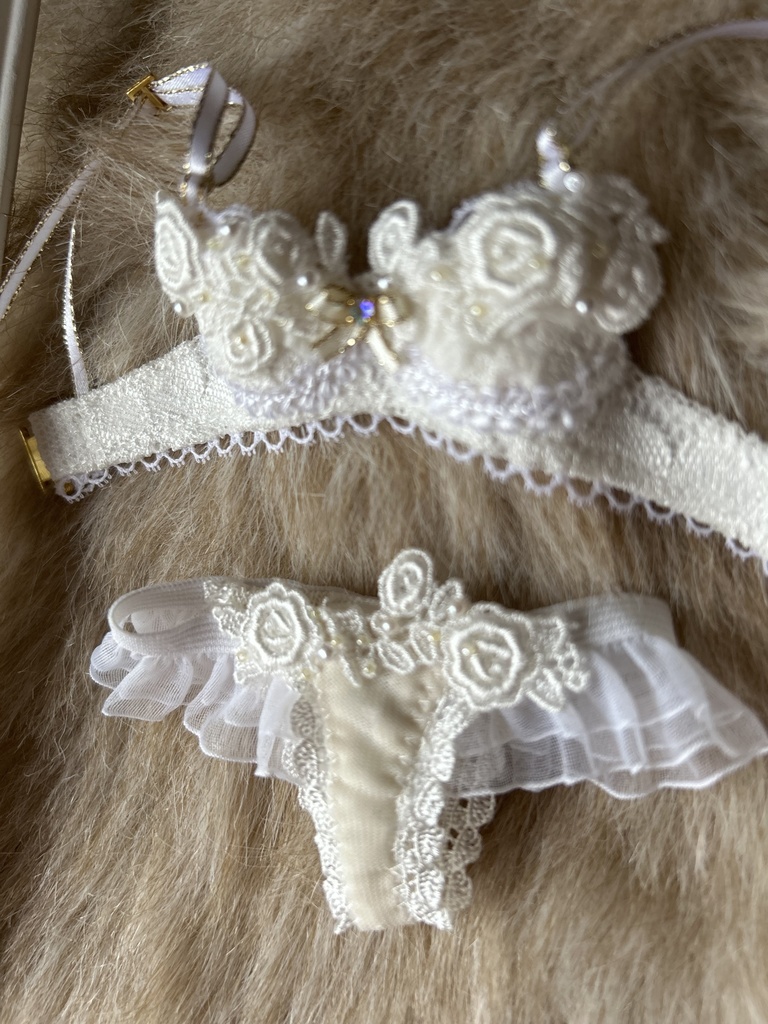 白　MDD  ランジェリーセット M胸推奨　（L胸S胸着用可能）