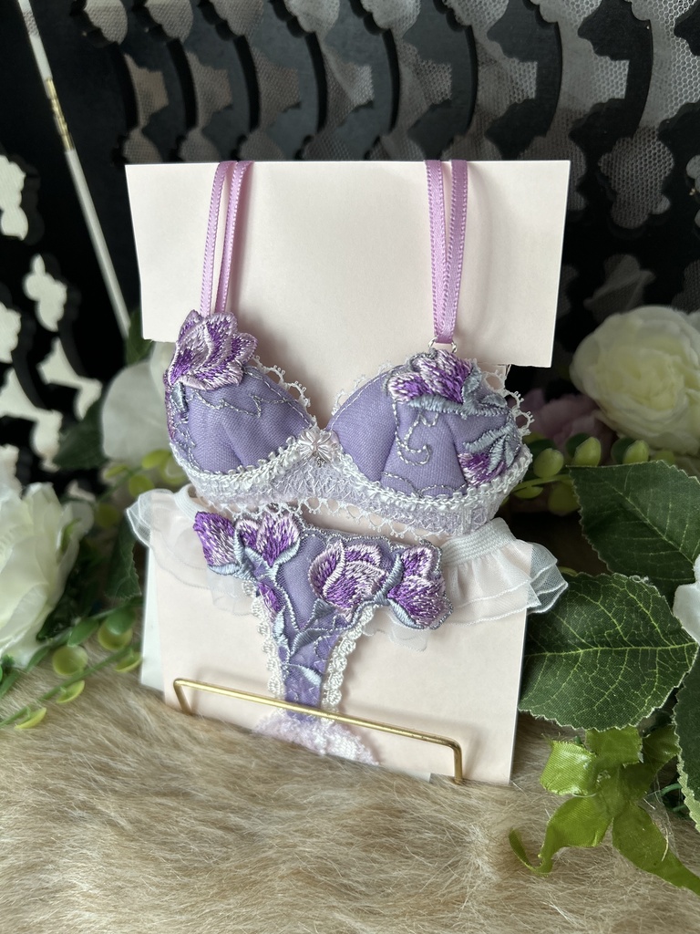 DD M胸　紫の刺繍花ランジェリーセット　肩紐・ピンク系紫