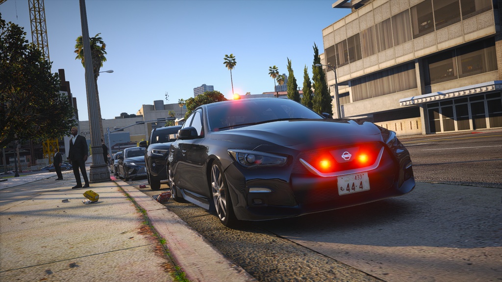 日産 スカイラインV37(警護車)