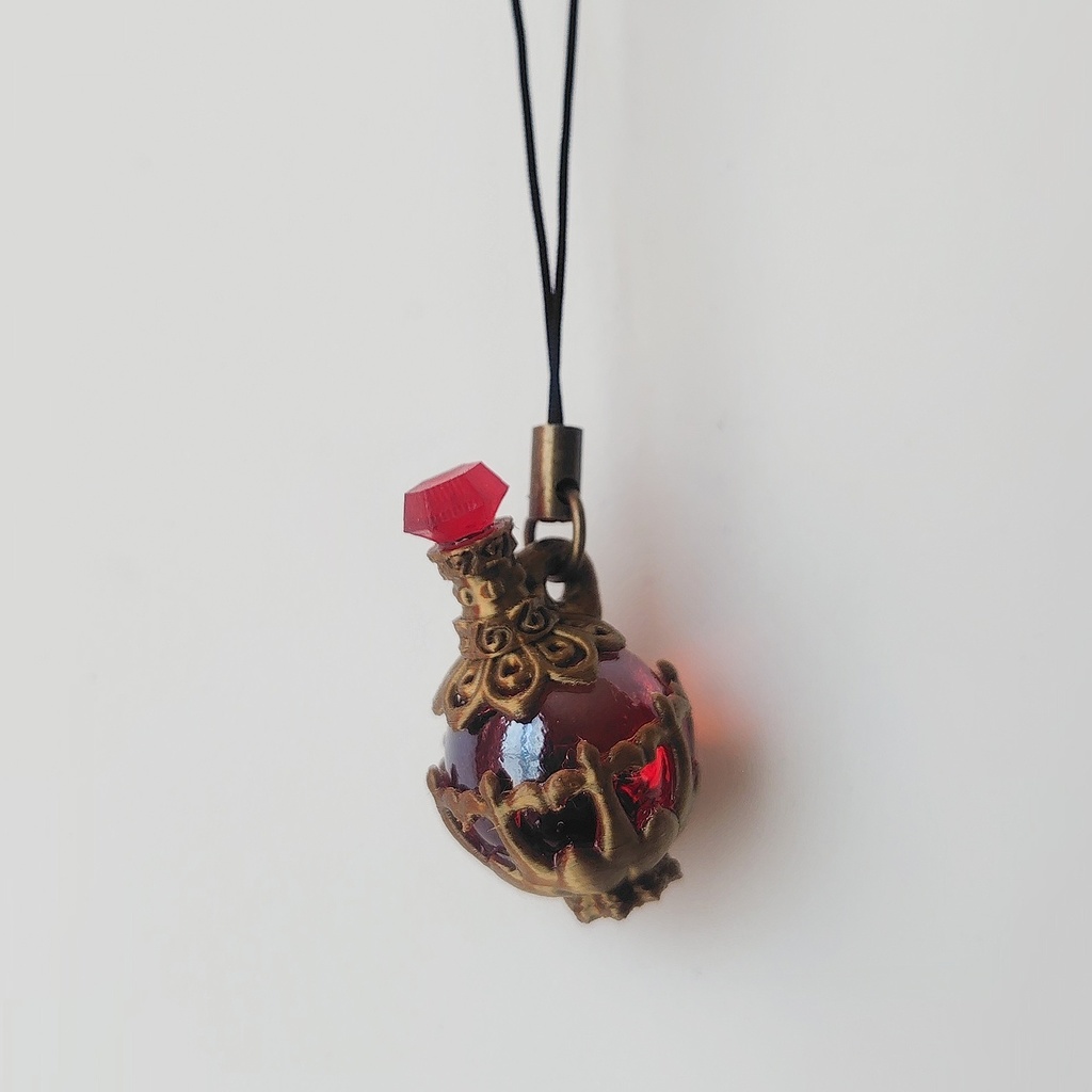 【レッドポーションストラップ】ファンタジー/魔法のアイテム/レジン/ガラス