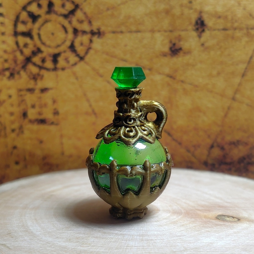 【グリーンポーションストラップ】ファンタジー/魔法のアイテム/レジン/ガラス