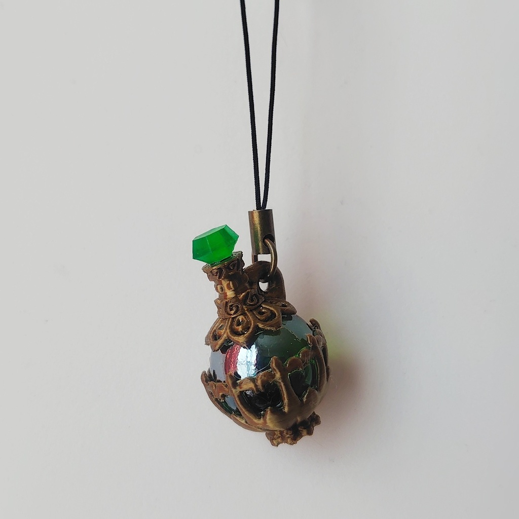 【グリーンポーションストラップ】ファンタジー/魔法のアイテム/レジン/ガラス