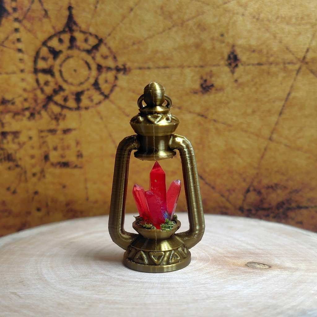 【赤魔鉱石のランタン(小)ストラップ】ファンタジー／魔法のアイテム／レジン