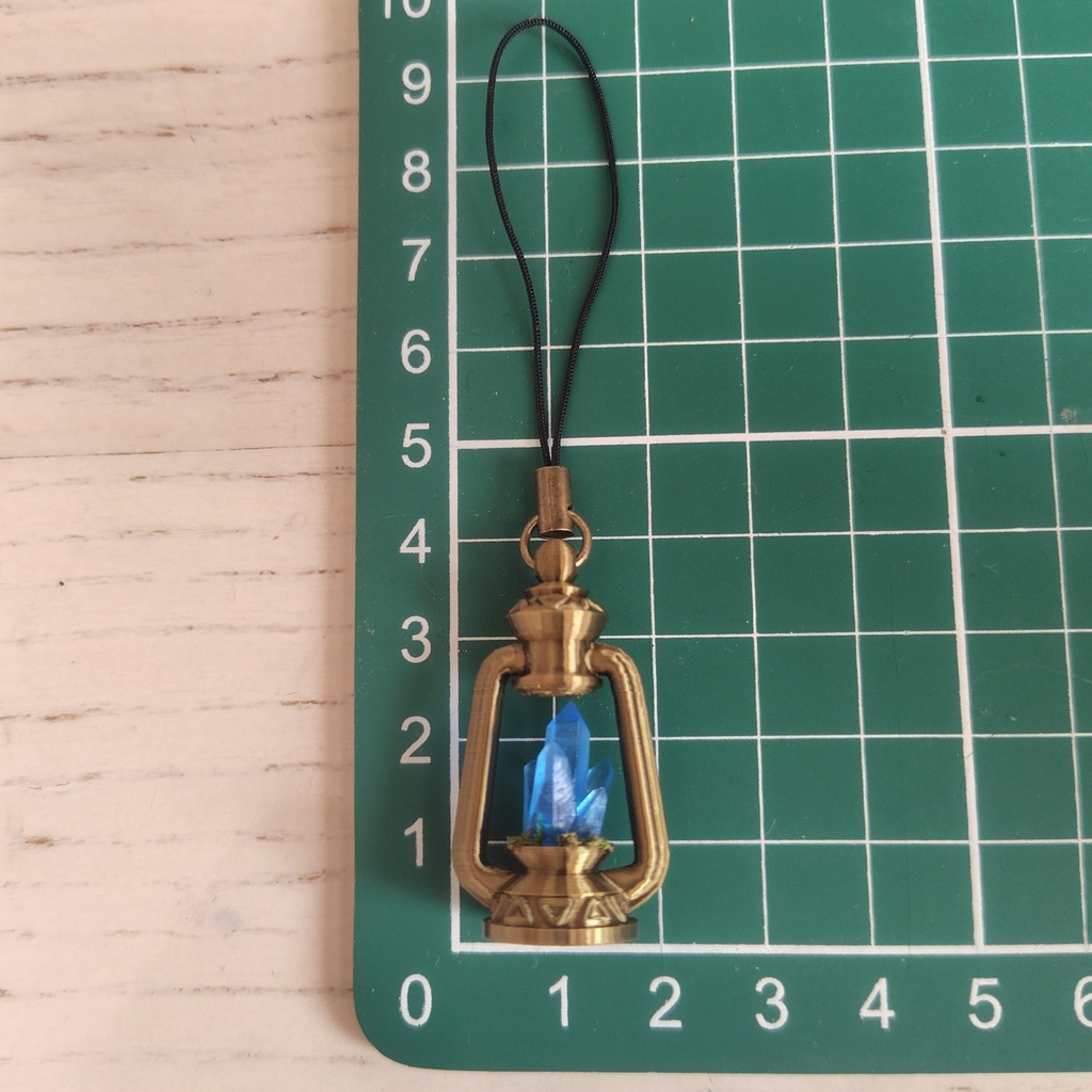 【青魔鉱石のランタン(小)ストラップ】ファンタジー/魔法のアイテム/レジン