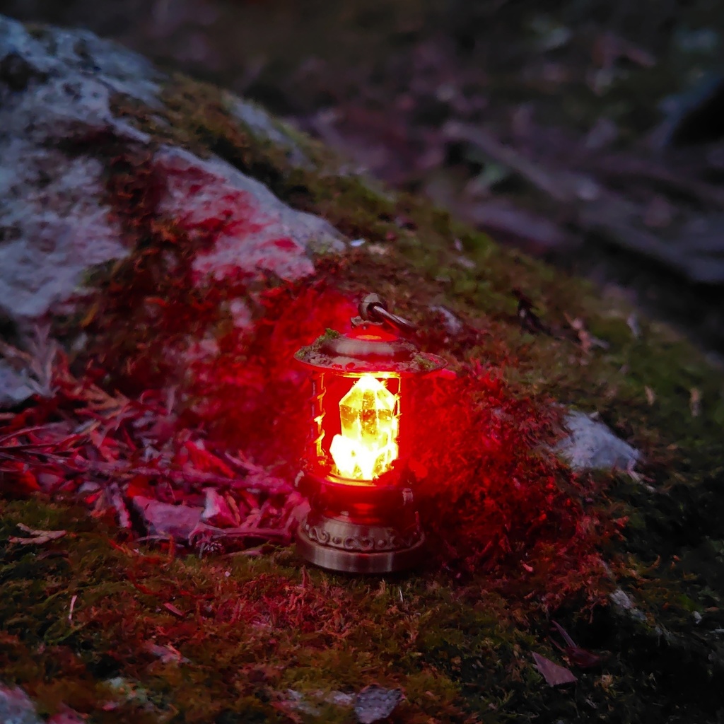 【赤魔鉱石のランタン(大)キーホルダー】ファンタジー/魔法のアイテム/レジン/LEDライト