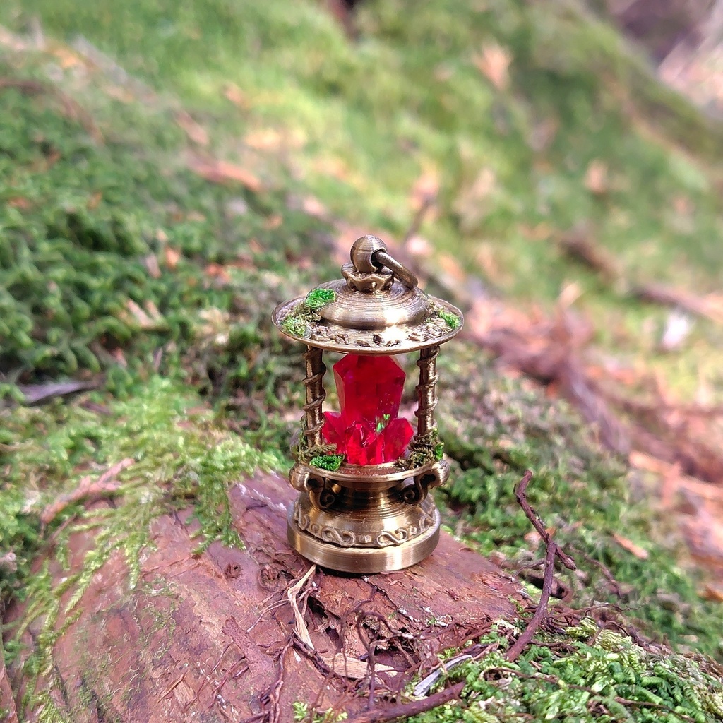 【赤魔鉱石のランタン(大)キーホルダー】ファンタジー/魔法のアイテム/レジン/LEDライト