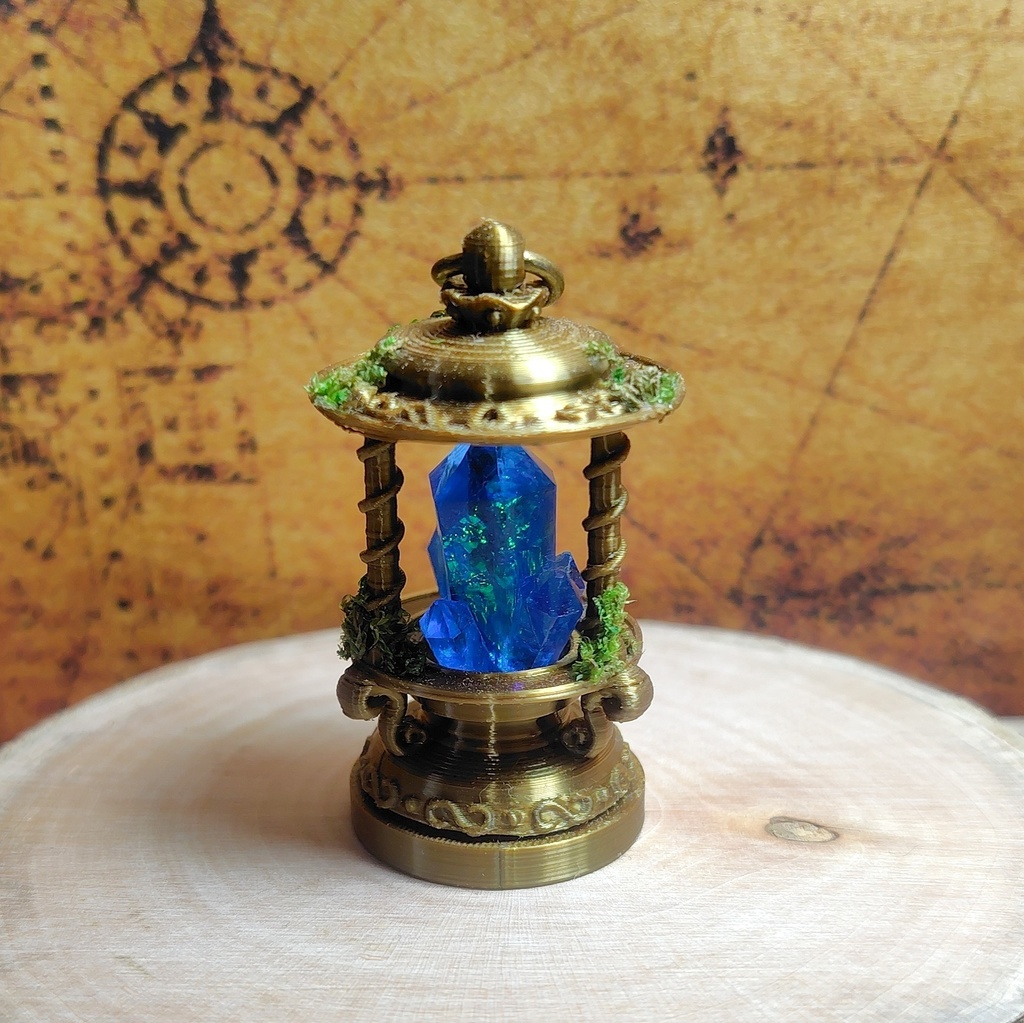 【青魔鉱石のランタン(大)キーホルダー】ファンタジー/魔法のアイテム/レジン/LEDライト