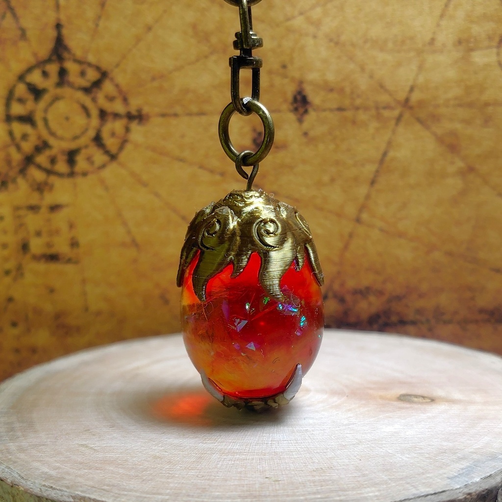 【炎鳥の卵キーホルダー】ファンタジー/魔法のアイテム/レジン