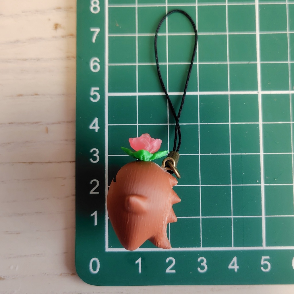 【マンドレイク(赤花)ストラップ】ファンタジー/魔法の植物