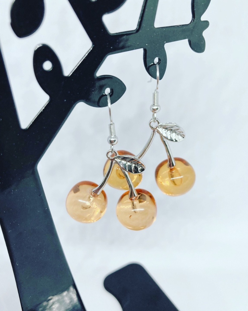 さくらんぼピアス(イヤリングに交換可能)