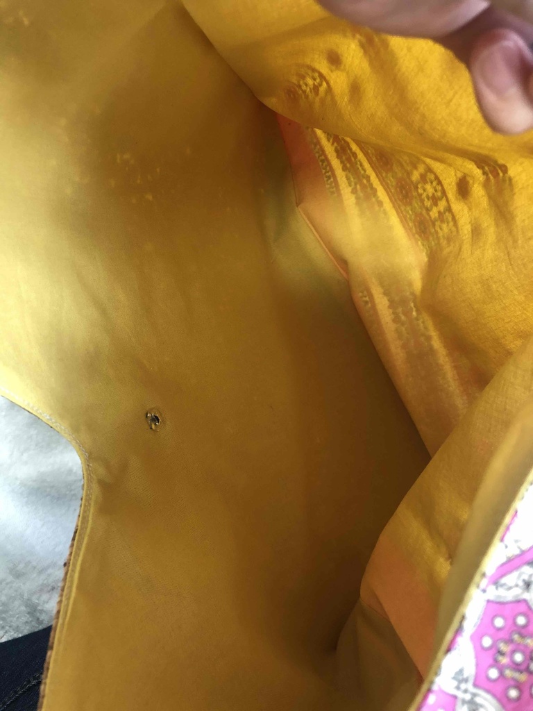 ウイグルのスカーフで仕立てた三角バッグ(ピンク系①)