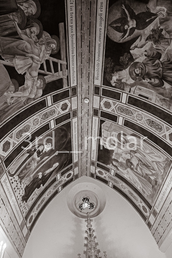 天井フレスコ画 – 静謐に降りそそぐ祈り Ceiling Fresco – Descent of Silent Prayer