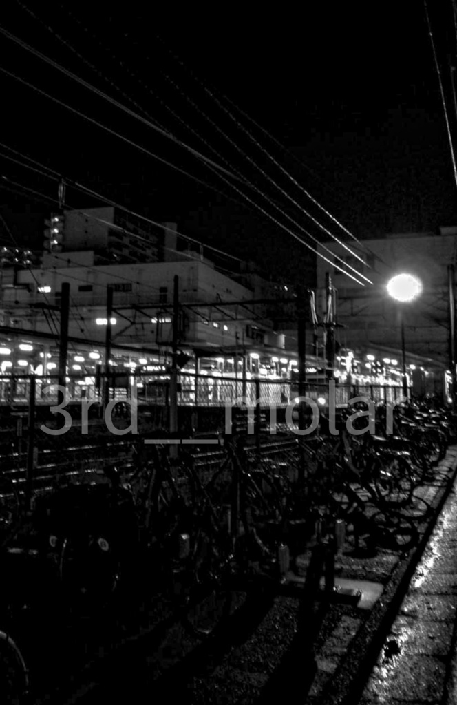 都市の残響 – urban echo 01（雨上がりの孤独）