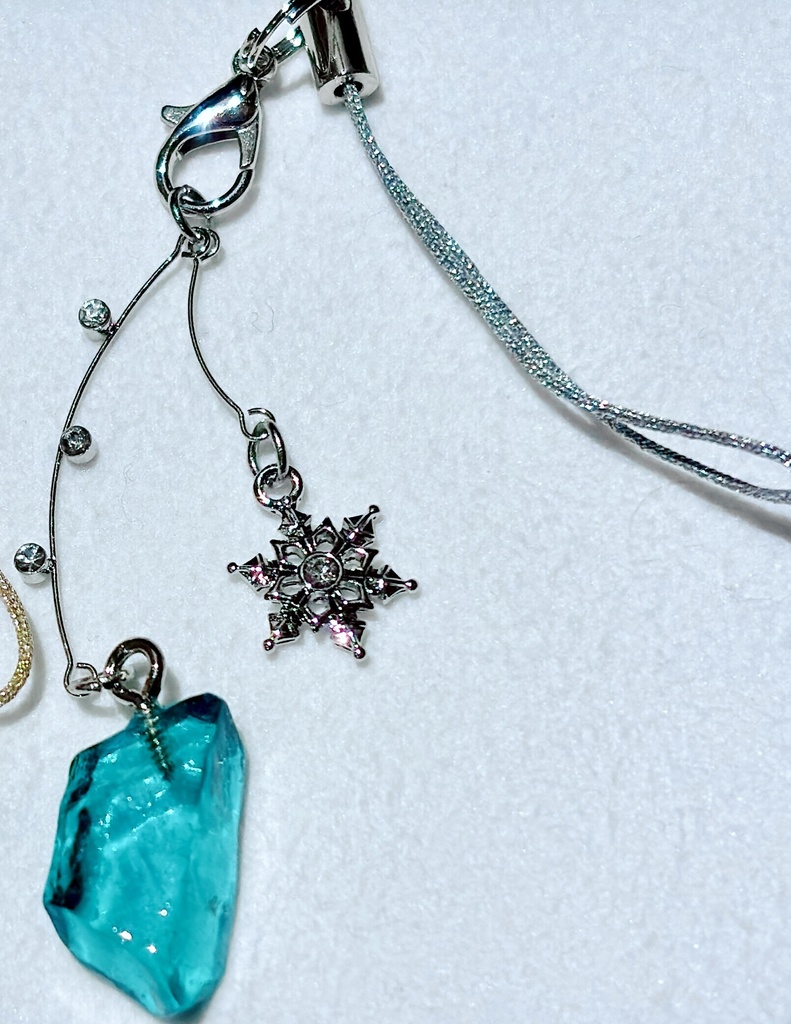 痂氷キーホルダー（ユキ）