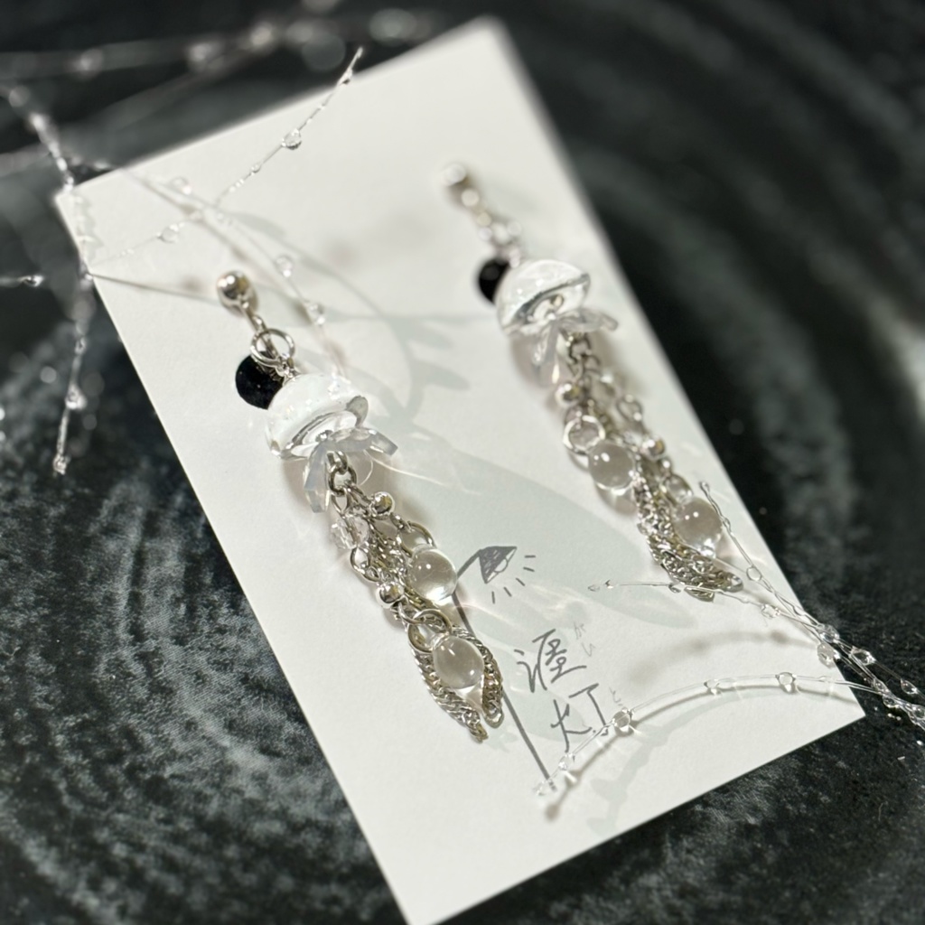 揺蕩うクラゲ ピアス/イヤリング
